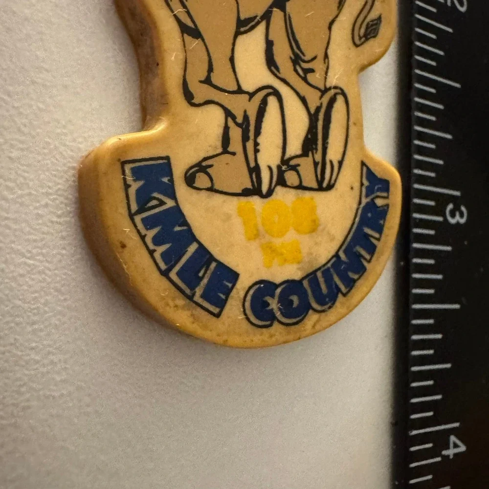 Vintage KMLE Country 108 FM‎ Radio Camel Keychain, Novelty Collectible